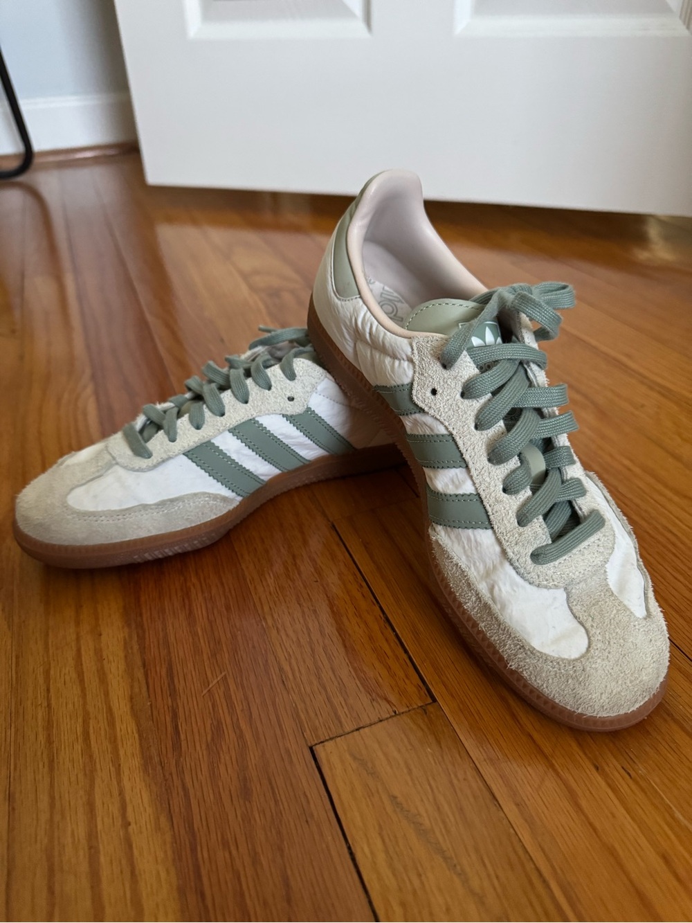 Women’s Adidas Samba sneakers